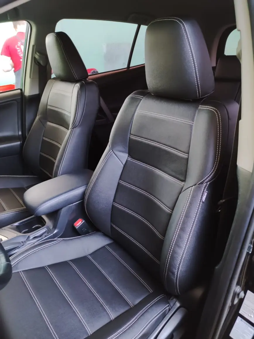 Чехлы Интер на Toyota Rav4 (ткань Швайцер BMW)