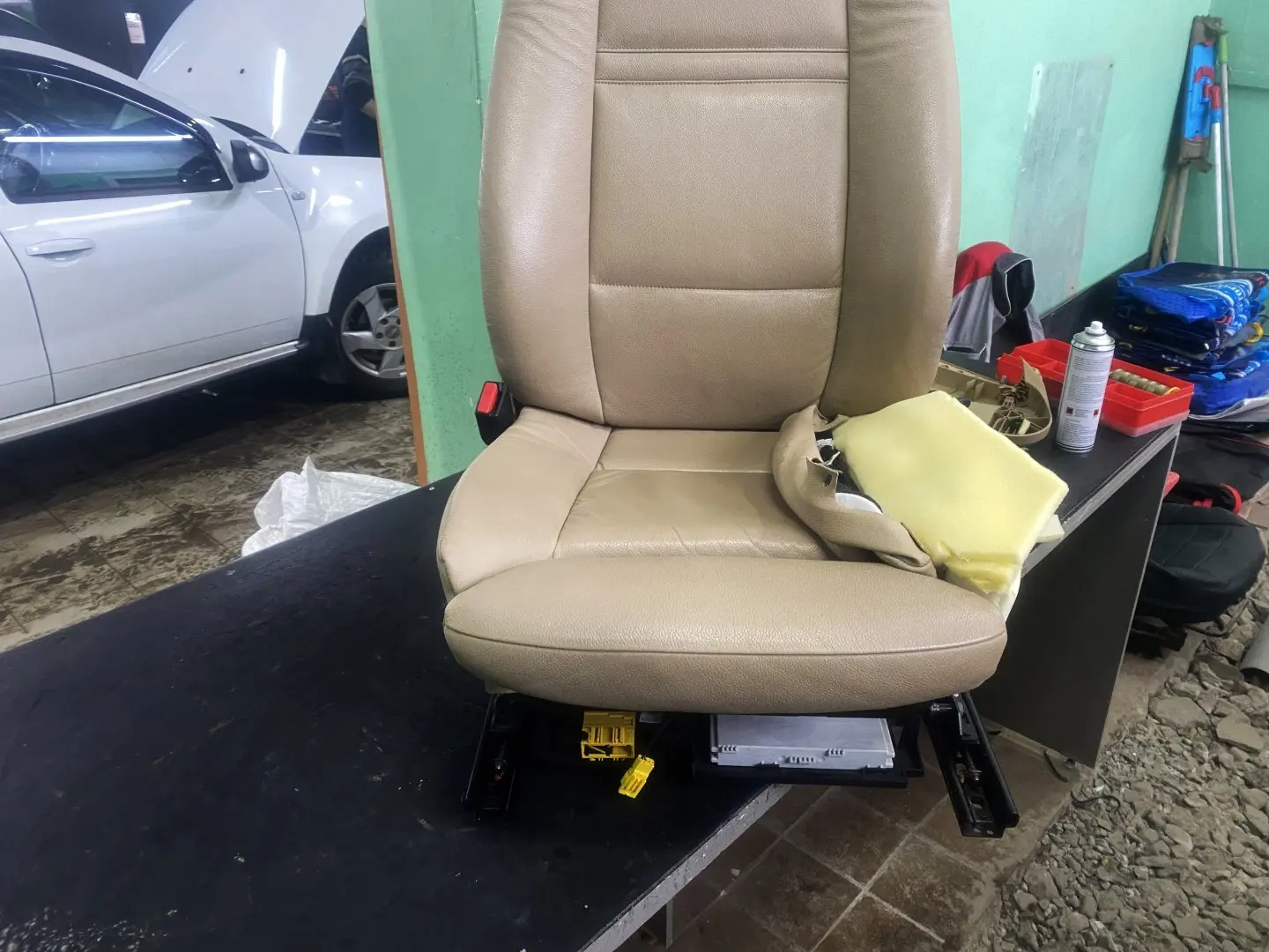 Восстановление сидений на BMW