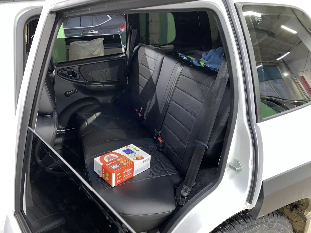 Чехлы и сигнализация СтарЛайн А93 на Lada Niva Чехлы и сигнализация СтарЛайн А93 на Lada Niva