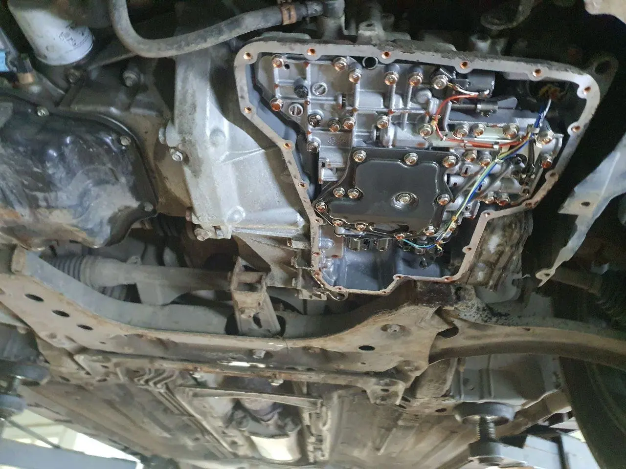 Nissan Tiida замена масла в АКПП Nissan Tiida замена масла в АКПП