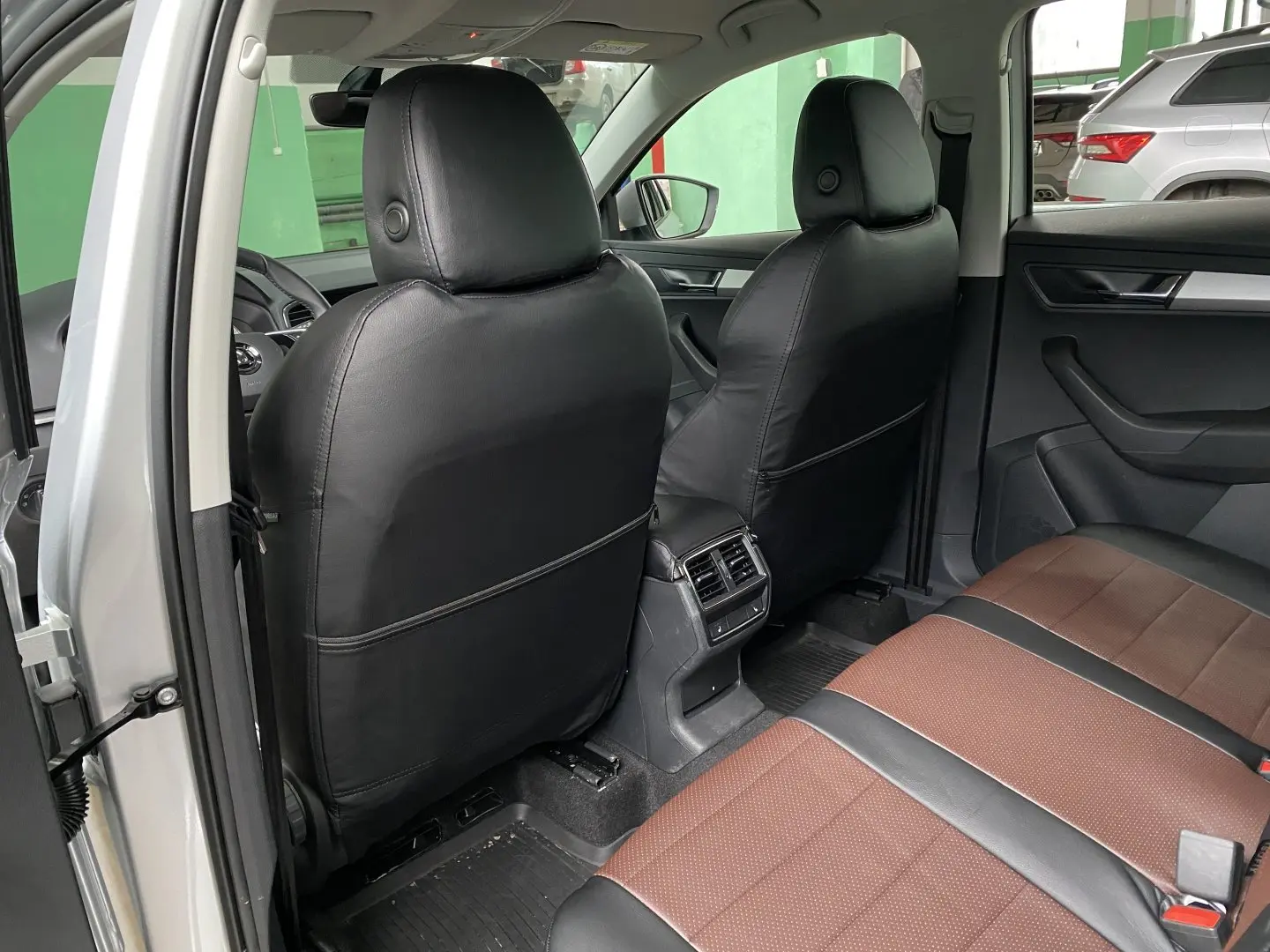 SKODA KAROQ и чехлы Автопилот