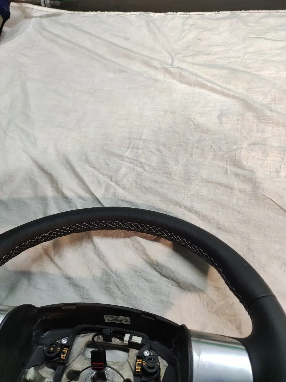 Ford Focus 2 чехлы Интер, ручка КПП, подлокотник, перетяжка руля