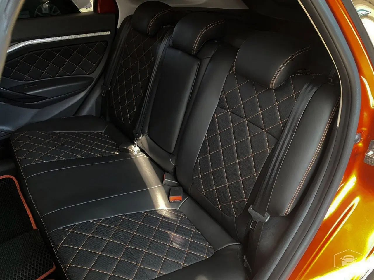 Перетянули руль, подлокотник, дверные карты 