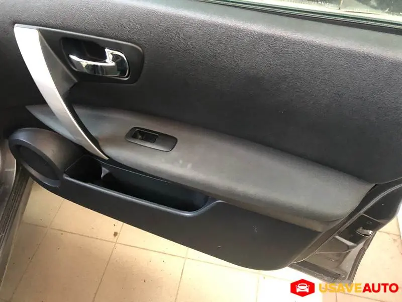 Перетяжка дверных карт на Nissan Qashqai