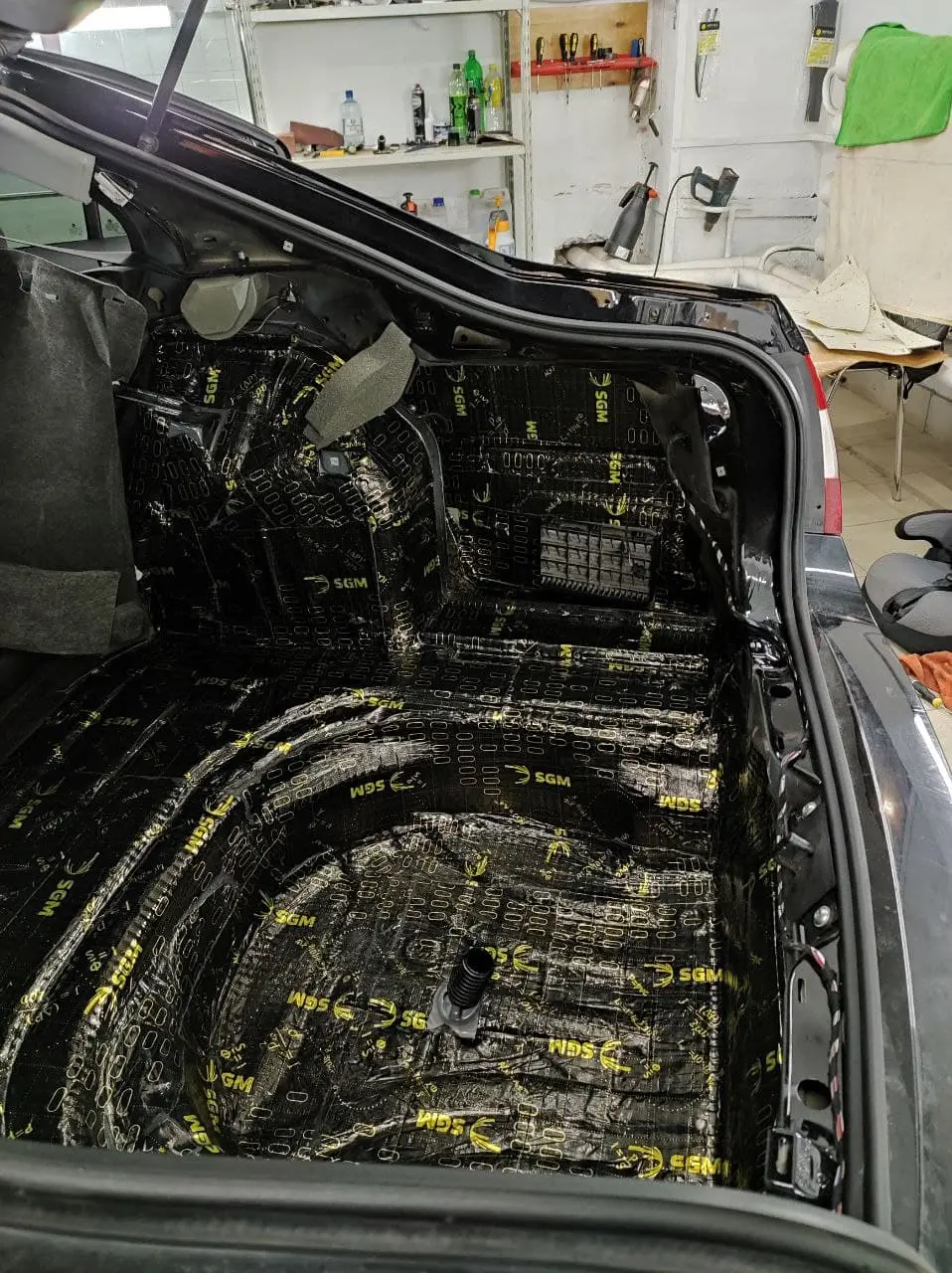 Шумоизоляция багажного отделения