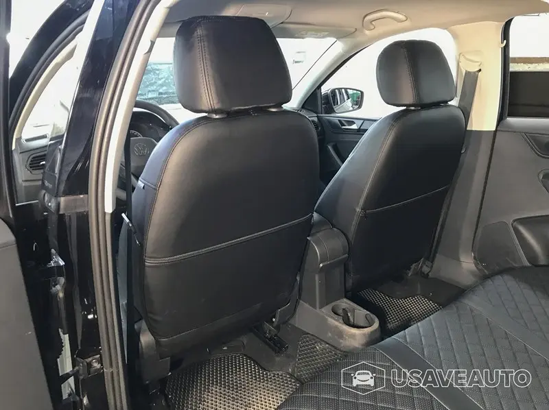 Установка чехлов Автопилот на VW Polo 