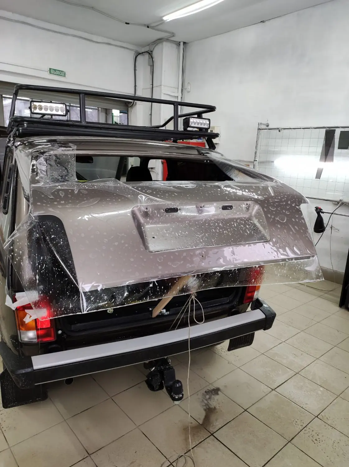 Чехлы Автопилот на Lada 2121, оклейка Чехлы Автопилот на Lada 2121, оклейка