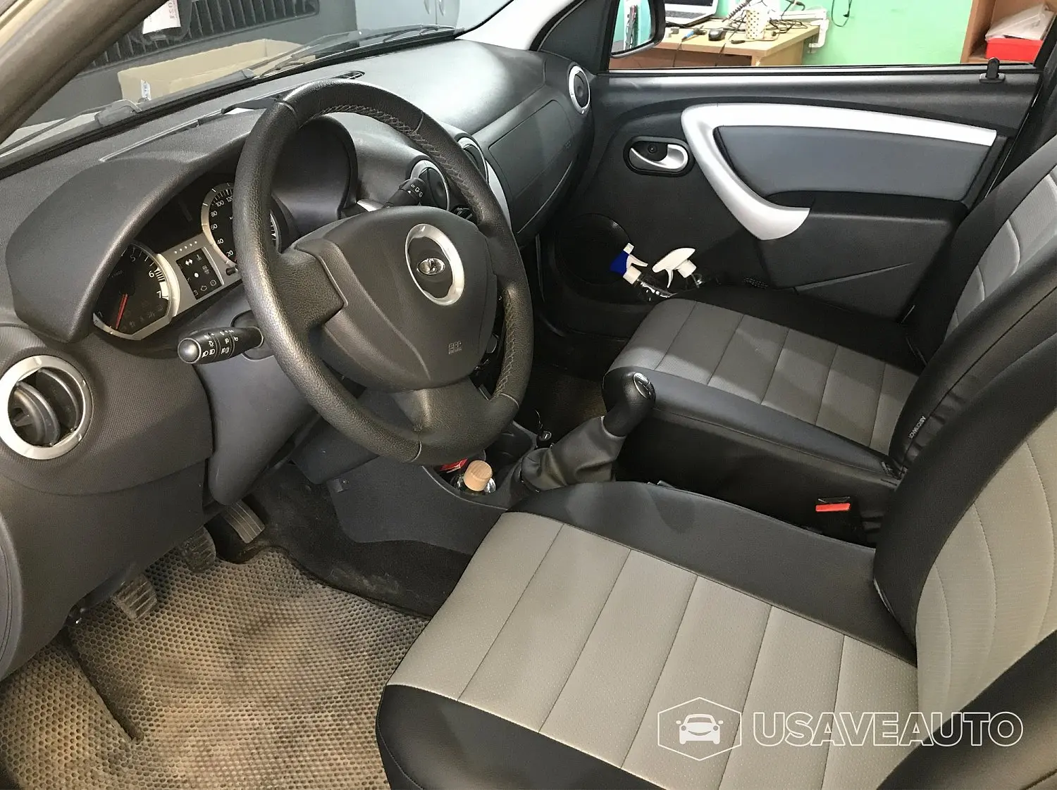 Установка чехлов Автопилот на Lada Largus 