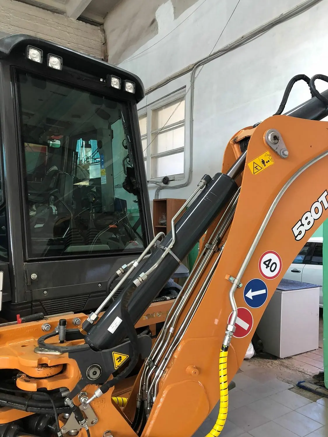 Тонировка трактора Case 580T