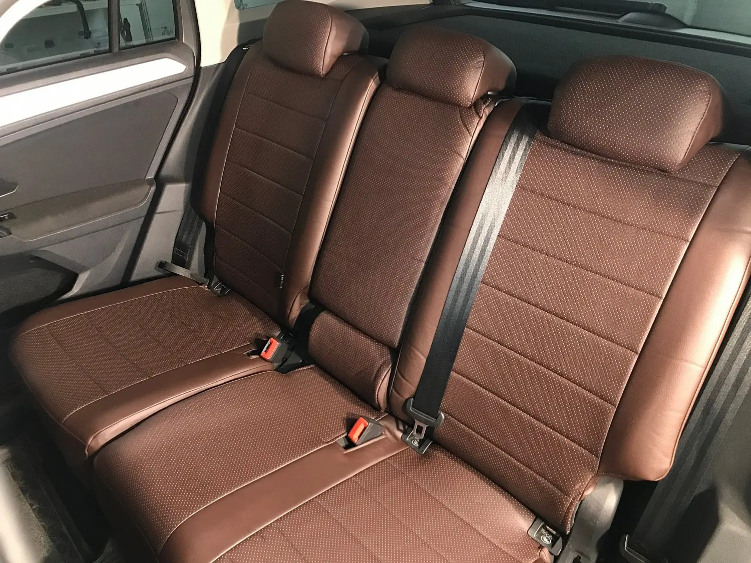 Установка чехлов Автопилот на VW Tiguan 2