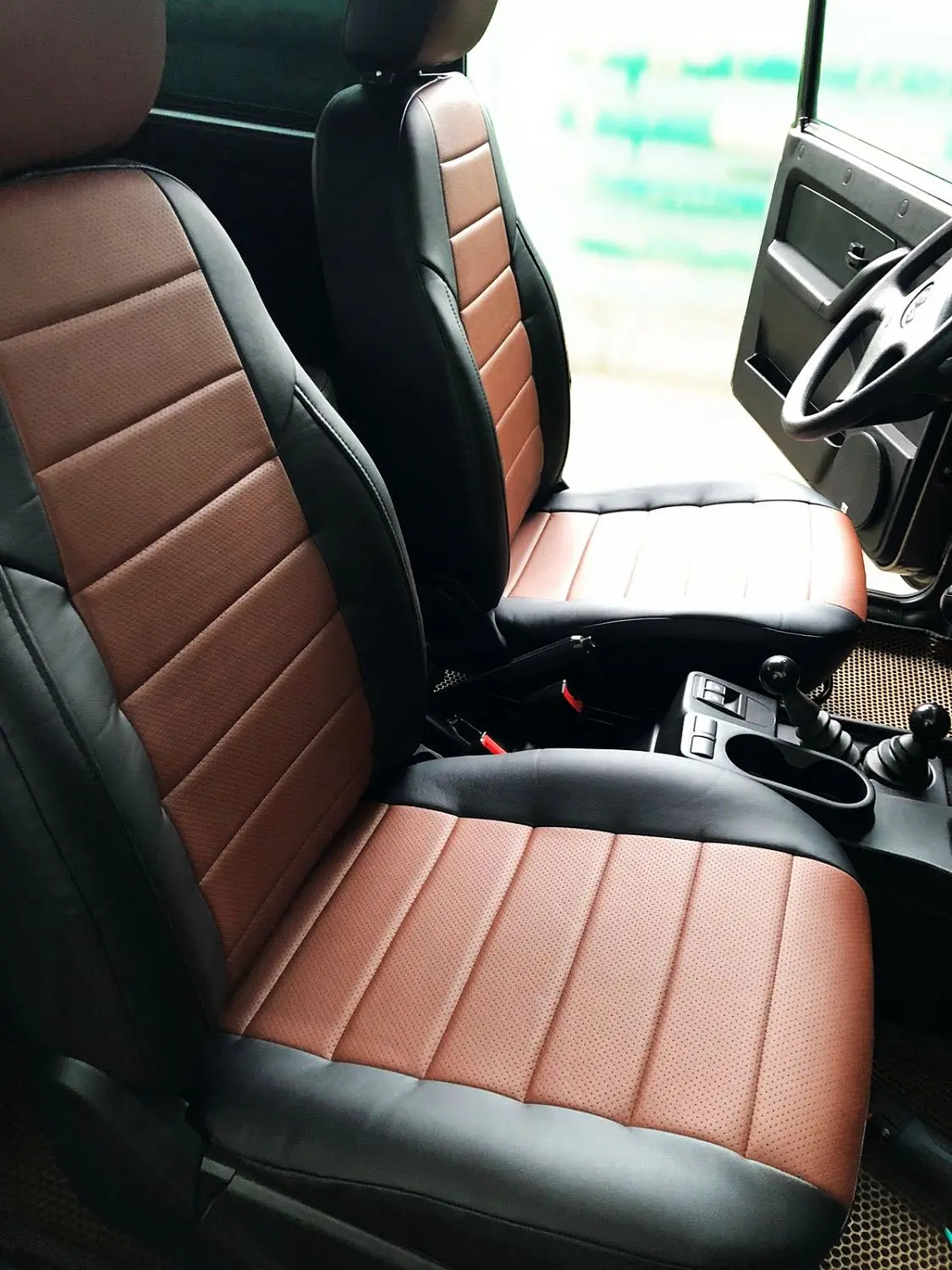 Чехлы Автопилот на Lada 2121, оклейка Чехлы Автопилот на Lada 2121, оклейка