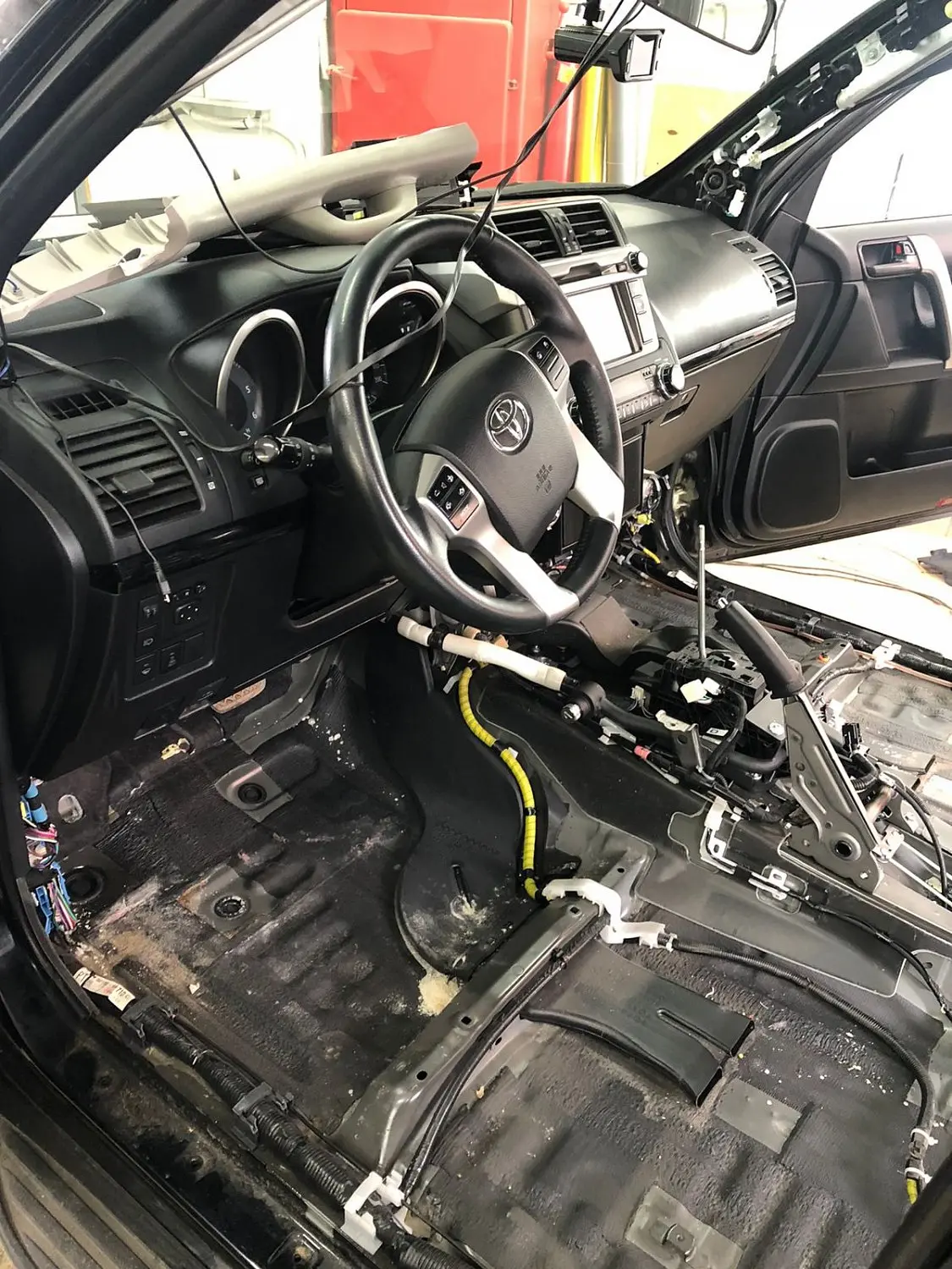 Шумоизоляция Toyota Land Cruiser