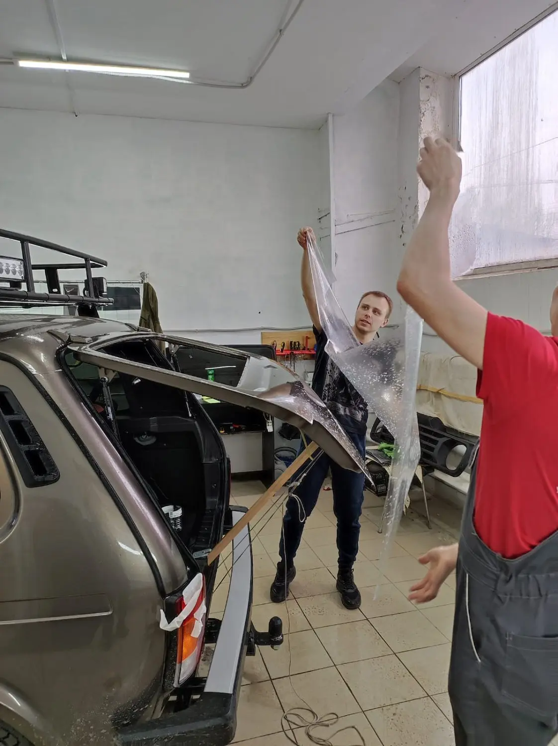 Чехлы Автопилот на Lada 2121, оклейка Чехлы Автопилот на Lada 2121, оклейка