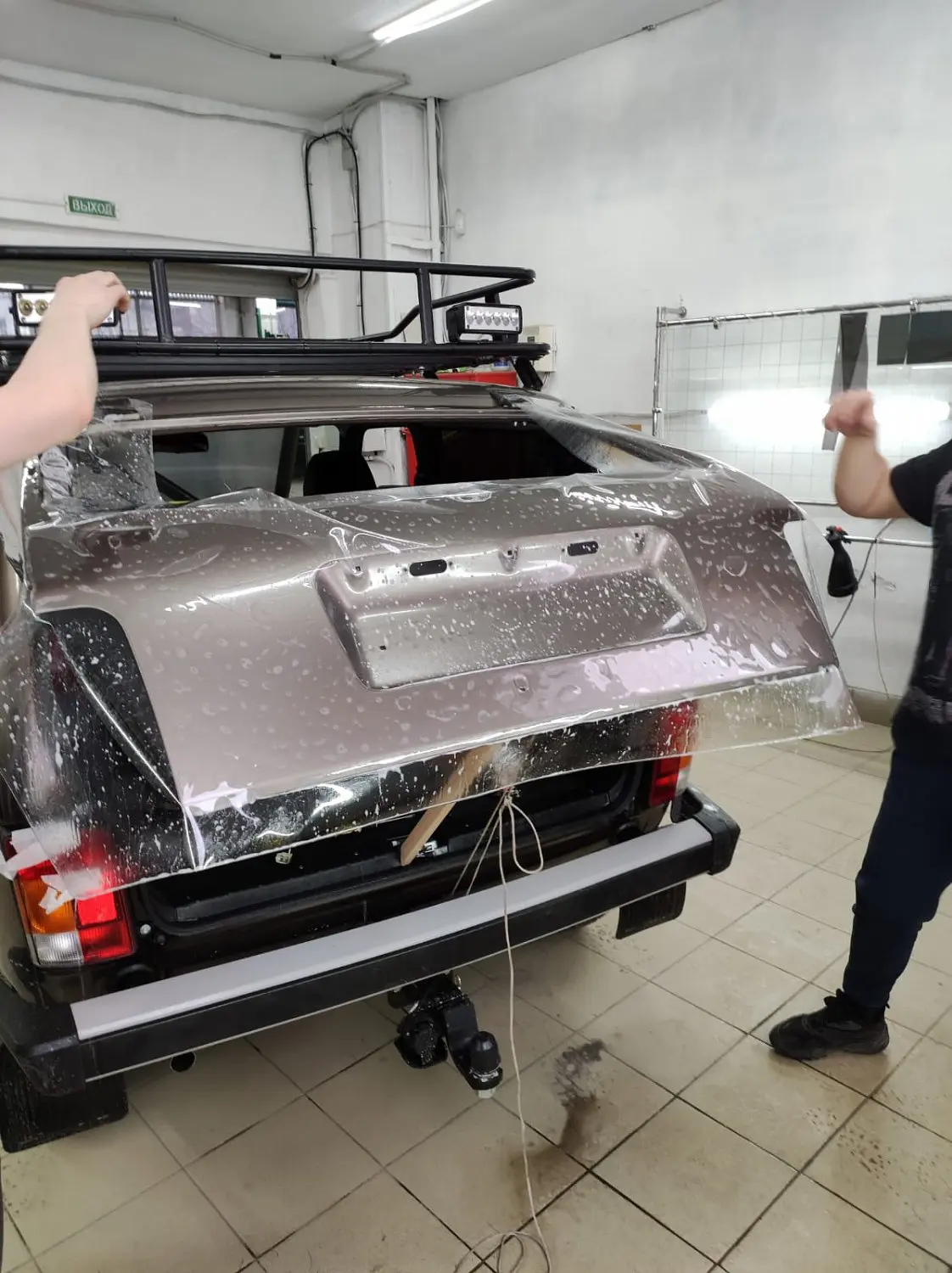 Чехлы Автопилот на Lada 2121, оклейка Чехлы Автопилот на Lada 2121, оклейка