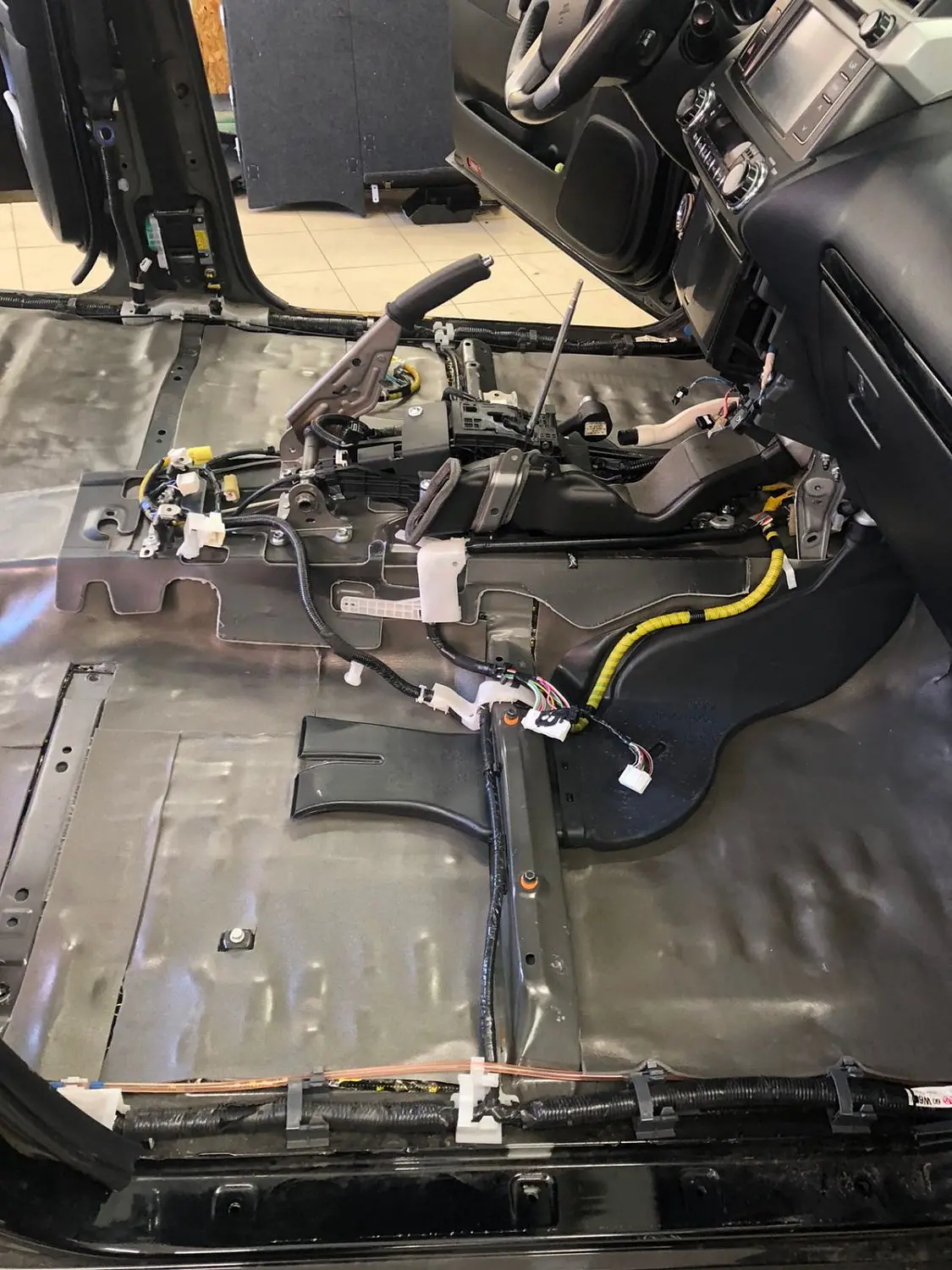 Шумоизоляция Toyota Land Cruiser