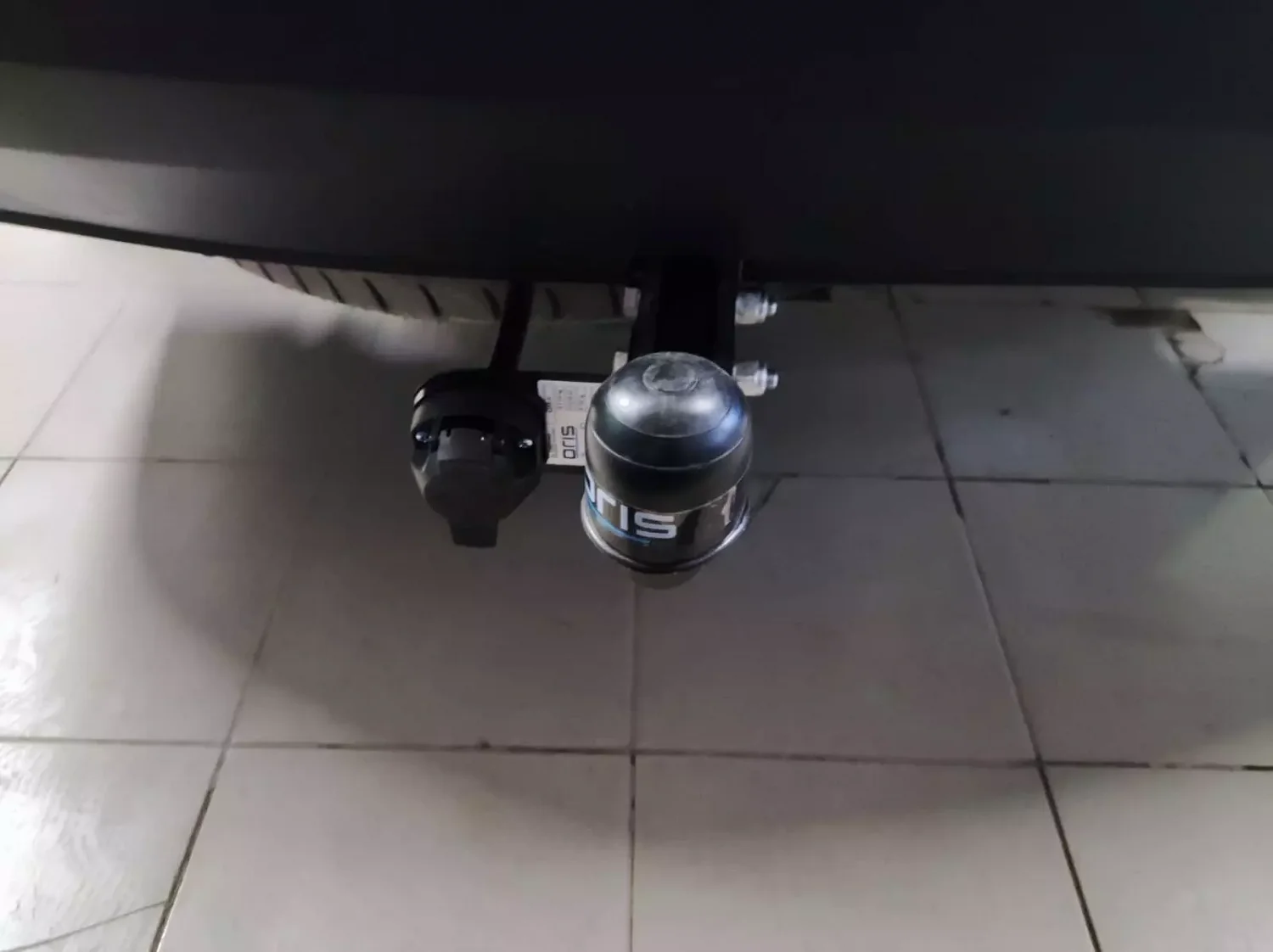 Установка фаркопа на Kia Sorento от компании Oris